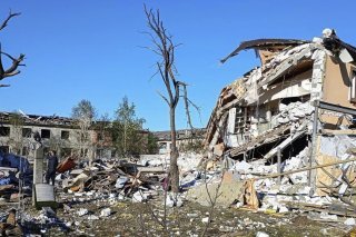 La motion visait à fournir à l’Ukraine un soutien financier important, notamment pour l’aide humanitaire, la protection de la population civile, le déminage, la promotion de la paix et la reconstruction des infrastructures civiles (archives).